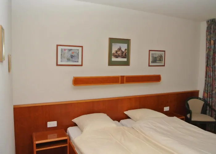 Hotel De La Reunion 3*